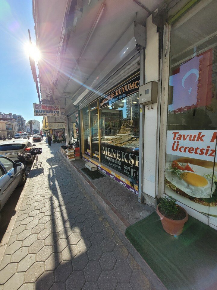 Menekşe Kuyumculuk Fotoğraf 4