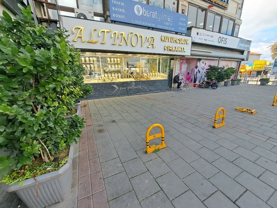 Altınova Kuyumculuk Pırlanta Fotoğraf 1